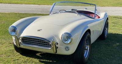 Ретро-спорткар AC Cobra превратили в электромобиль - popmech.ru