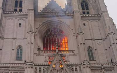 Пожар в Нантском соборе: подозреваемого в причастности к поджогу отпустили - rbc.ua - Франция - Нант