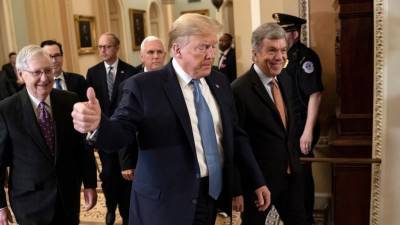Дональд Трамп - Митч Макконнелл - Трамп и лидеры республиканцев обсудят новую антикризисную помощь - golos-ameriki.ru - Вашингтон