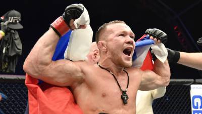 Петр Ян - Жозе Алдо - Боец UFC Стерлинг назвал Яна бумажным чемпионом - russian.rt.com - Россия - Бразилия