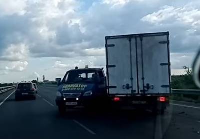 На въезде в Рязань столкнулись легковушка и фургон - 7info.ru - Рязань