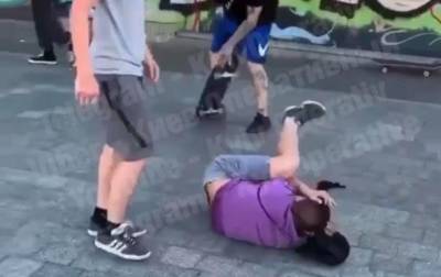 В Киеве скейтеры избили мужчину - korrespondent.net - Киев - Конго
