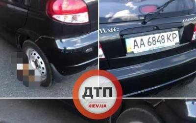 Люк Рокхолд - В Киеве водитель оставил труп кота под авто. 18+ - korrespondent.net - Киев