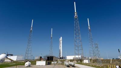 Роберт Бенкен - Херли Даглас - SpaceX отправила на орбиту военный спутник - vesti.ru - США