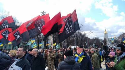 Виктор Ющенко - Руслан Бортник - В Киеве нашли виновных в расколе и обеднении Украины - riafan.ru - Украина - Киев