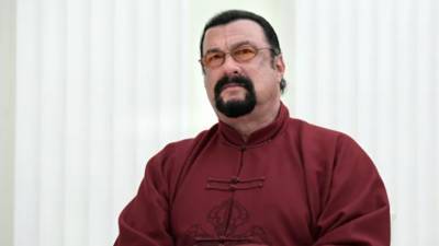 Стивен Сигал - Актёр Стивен Сигал прибыл в Бурятию - russian.rt.com - Россия - Башкирия - Улан-Удэ - респ.Бурятия - район Тарбагатайский