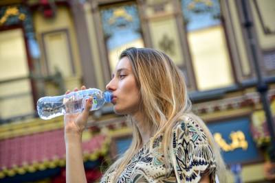 Елена Смирнова - Онколог дала советы по укреплению здоровья кишечника с помощью воды - vm.ru