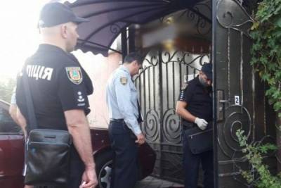 Под Одессой мужчина застрелил своего кума и его жену из-за долга - eadaily.com - Одесса - Одесская обл.