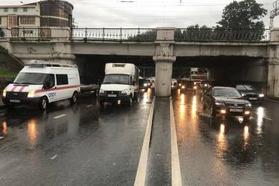 Ливень в Краснодаре: водооткачивающая техника дежурит в районе ж/д моста на ул. Переходной - kubnews.ru - Краснодар