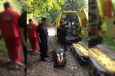 В Сочи спасатели транспортировали мужчину, рухнувшего со скалы - kubnews.ru - Сочи