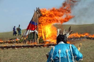 «Закололи овцу и вознесли молитвы»: Американцы выяснили, после какого ритуала в районе Бурятии произошла вспышка COVID-19 - infpol.ru - Россия - США - респ.Бурятия - район Тункинский