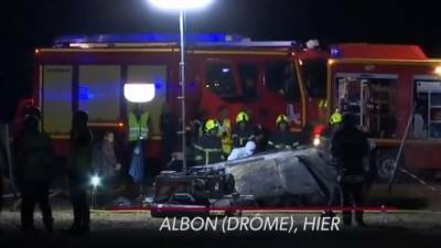 Во Франции 5 детей погибли в ДТП с возгоранием - piter.tv - Франция