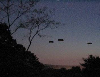 Скотт Уоринг - В Коннектикуте очевидцы запечатлели флот НЛО во время велопрогулки в лесу - ufacitynews.ru - США - штат Коннектикут