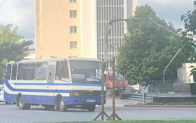 Захват автобуса в Луцке, заложница срочно вышла на связь: "Начала плакать, а потом..." - politeka.net - Луцк