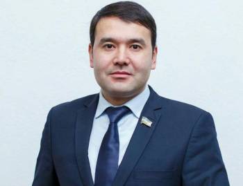 Расул Кушербаев - Депутат Законодательной палаты обвинил UzAuto Motors в продаже автомобилей для скорой помощи по завышенным ценам - podrobno.uz - Узбекистан - Уфа - Ташкент