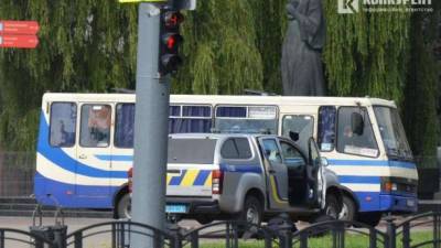 Заложники в Луцке: нападающий стрелял по полиции и швырнул гранату - ru.espreso.tv - Украина - Луцк