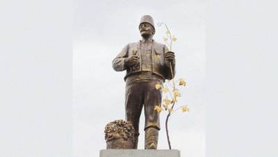 Владимир Ленин - Памятник Ленину на Украине превратили в монумент болгарину - gazeta.ru - Украина - Болгария - Одесская обл. - Херсонская обл.