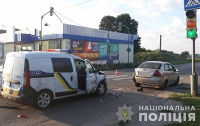 В Харьковской области полицейские попали в тройное ДТП - vedomosti-ua.com - Харьковская обл. - Красноград
