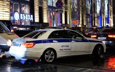 В Подольске рабочие спасли выпавшего и окна и повисшего на карнизе ребенка - видео - ru.armeniasputnik.am - Подольск