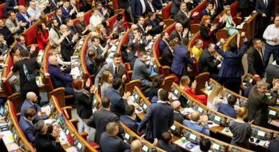 Рада приняла закон о дополнительной защите торговых марок - unian.net - Украина