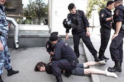 Константин Коновалов - ЕСПЧ зарегистрировал заявление от дизайнера, которому полицейские сломали ногу на акции протеста - readovka.news
