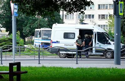 Антон Геращенко - СМИ: На месте захвата автобуса в Луцке прогремели взрывы - ont.by - Украина - Луцк