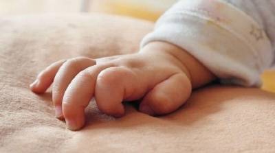 "Встали и ушли": в столичном роддоме родители бросили новорожденного ребенка - politeka.net