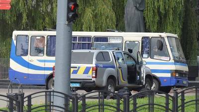 Антон Геращенко - Жители близлежащих к месту захвата автобуса домов в Луцке эвакуированы - iz.ru - Украина - Луцк