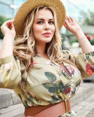Анна Семенович - Анна Семенович раскрыла секрет своих пышных форм - actualnews.org