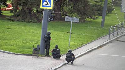 Антон Геращенко - Захвативший автобус в Луцке бросал взрывпакеты без поражающих элементов - iz.ru - Украина - Луцк