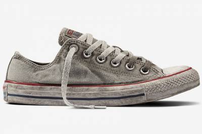 Покупатели обругали Converse за продажу грязных кроссовок - lenta.ru - США