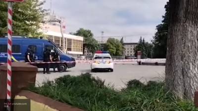 Владимир Зеленский - Максим Кривош - Захвативший пассажиров автобуса в Луцке Кривош дал полчаса на выполнение требований - polit.info - Украина - Луцк