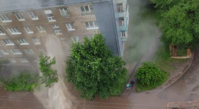 Кипяток бил в стекла: в Брагино рвутся трубы с горячей водой. Видео - progorod76.ru - Ярославль