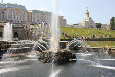 В Петергофе отменили осенний праздник фонтанов - aif.ru - Россия - Санкт-Петербург