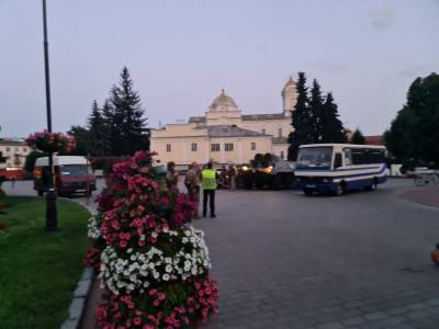Владимир Зеленский - Арсен Аваков - В Луцке освободили всех заложников автобуса, захватчика задержали - naviny.by - Украина - Луцк