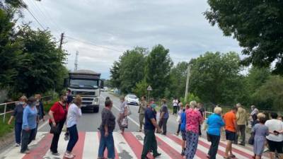 В Галиче люди перекрыли трассу на Львов - ru.espreso.tv - Галич