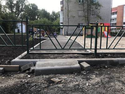 Кировская администрация: Детская площадка без входа сделана по просьбе жильцов - tv2.today - Кировская обл.