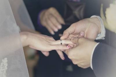 Свадьба отменяется: новосибирцы смогут пожениться только зимой - novos.mk.ru