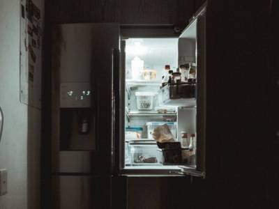 Эксперты рассказали о губительных последствиях еды на ночь - golos.ua - Украина