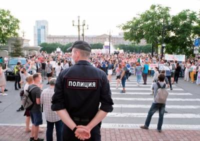 Дмитрий Песков - Михаил Дегтярев - Песков: на протесты в Хабаровск прилетели псевдооппозиционеры и специальные дебоширы - interfax-russia.ru - Россия - Хабаровский край - Хабаровск