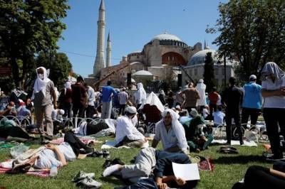 Реджеп Тайип Эрдоган - Али Ерликая - В Стамбуле закрыли доступ к площади у собора Святой Софии - aif.ru - Турция - Стамбул