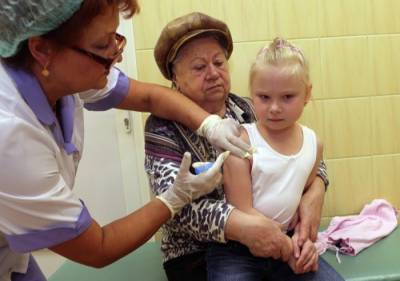 Леонид Огуль - В Думе предложили включить вакцинацию от COVID-19 в календарь прививок - interfax-russia.ru