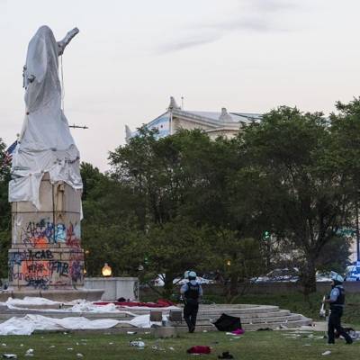 Христофор Колумб - Джордж Флойд - Власти американского Чикаго убрали из городского парка памятник Колумбу - radiomayak.ru - США