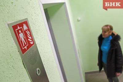 Виктор Бобыря - В трех домах Сыктывкара два месяца не работают лифты - bnkomi.ru - респ. Коми - Сыктывкар