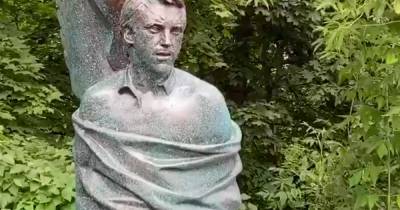 Владимир Высоцкий - Александр Рукавишников - Москвичи оценили обновленный памятник Высоцкому - moslenta.ru