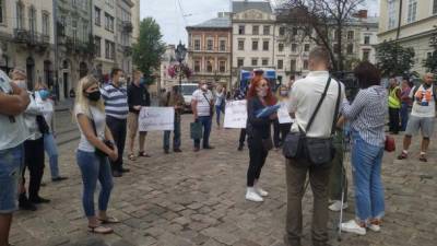 Андрей Садовый - Мы воевали за Украину и не имеем места на своей земле: участники АТО пикетировали мэрию Львова - ru.espreso.tv - Украина - Львов