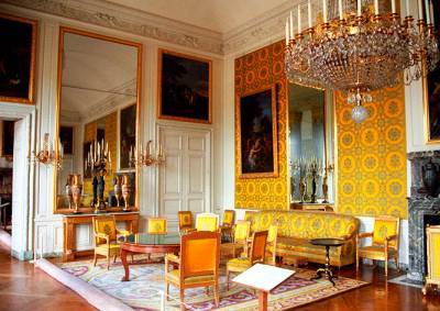Россиянин хотел превратить свой чешский замок в Версаль и потерял 8 млн крон - vinegret.cz - Прага