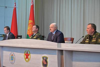 Александр Лукашенко - Валерий Цепкало - «Он нагло нарушает Конституцию». Цепкало хочет сделать Лукашенко изгоем для всего мира - naviny.by - Россия - Минск