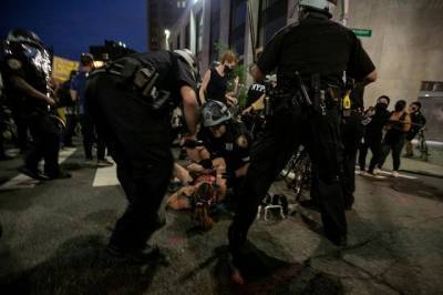 В Сиэтле полиция объявила беспорядки мятежом - aif.ru - США - Сиэтл