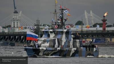 Владимир Путин - Главный военно-морской парад в честь Дня ВМФ начался в Петербурге - politros.com - Россия - Санкт-Петербург - Полтава - Петербург